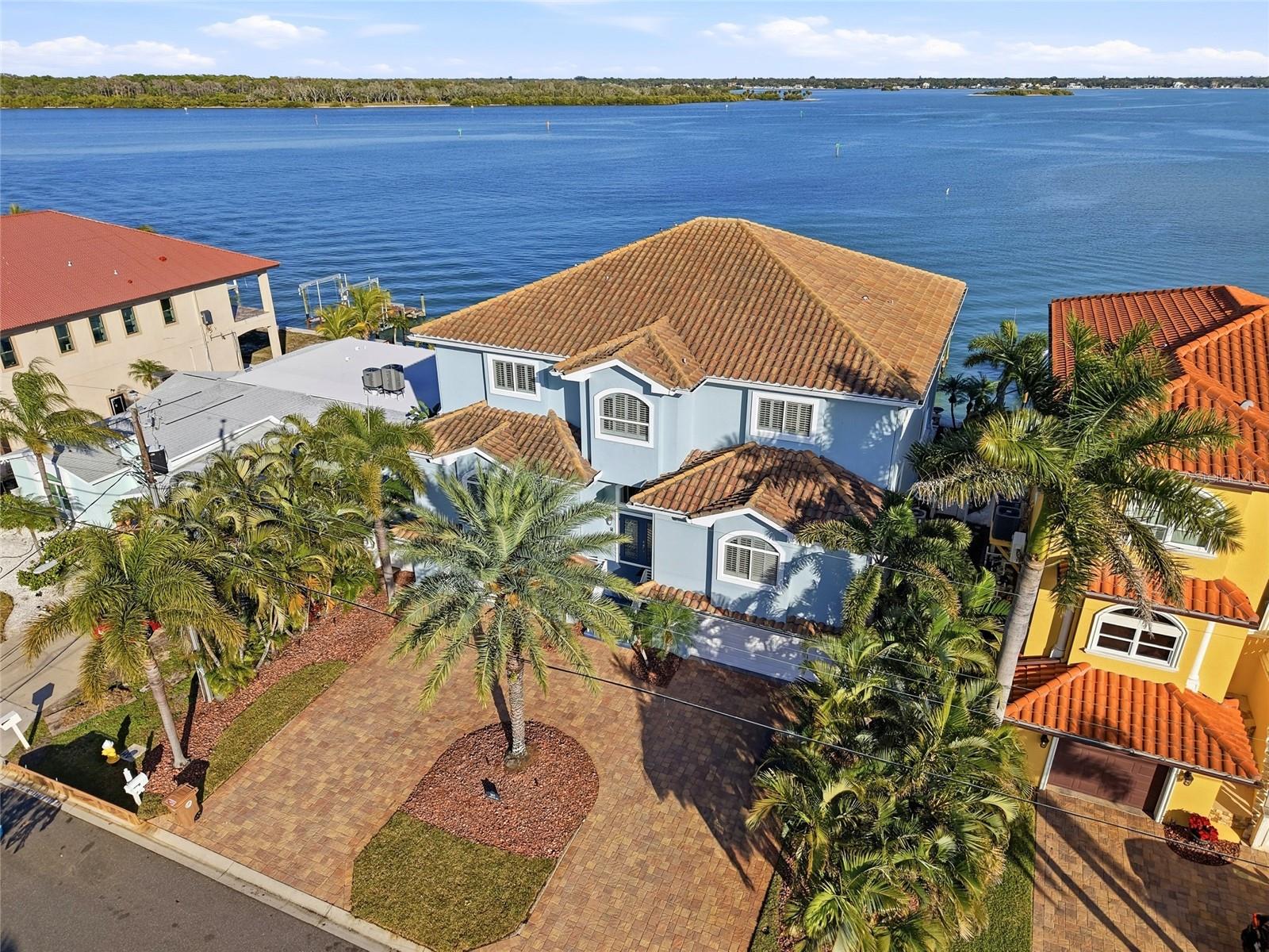 Image 38 of 49 For 557 Johns Pass Avenue