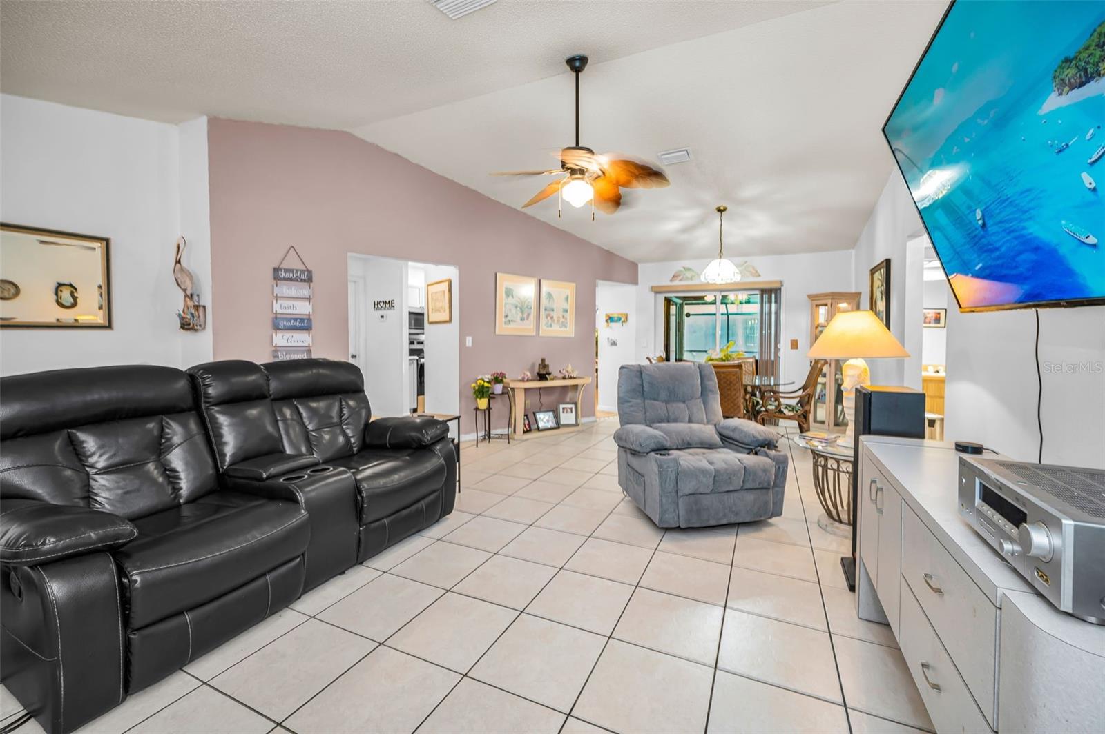 Image 12 of 46 For 2280 Colonial Boulevard W