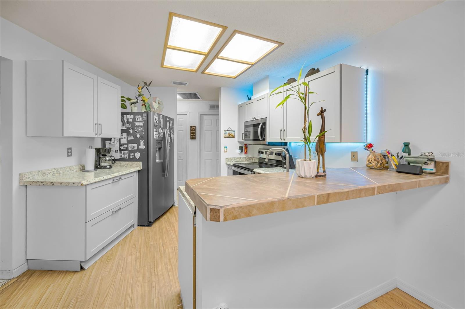 Image 16 of 46 For 2280 Colonial Boulevard W