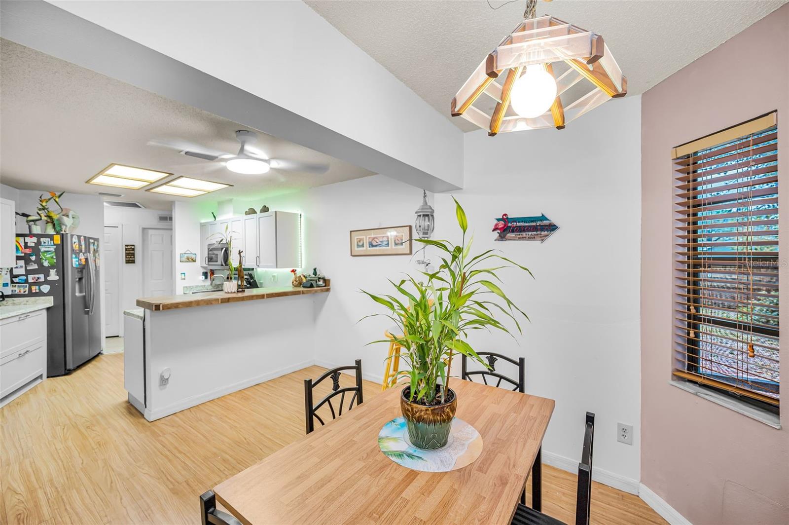 Image 18 of 46 For 2280 Colonial Boulevard W