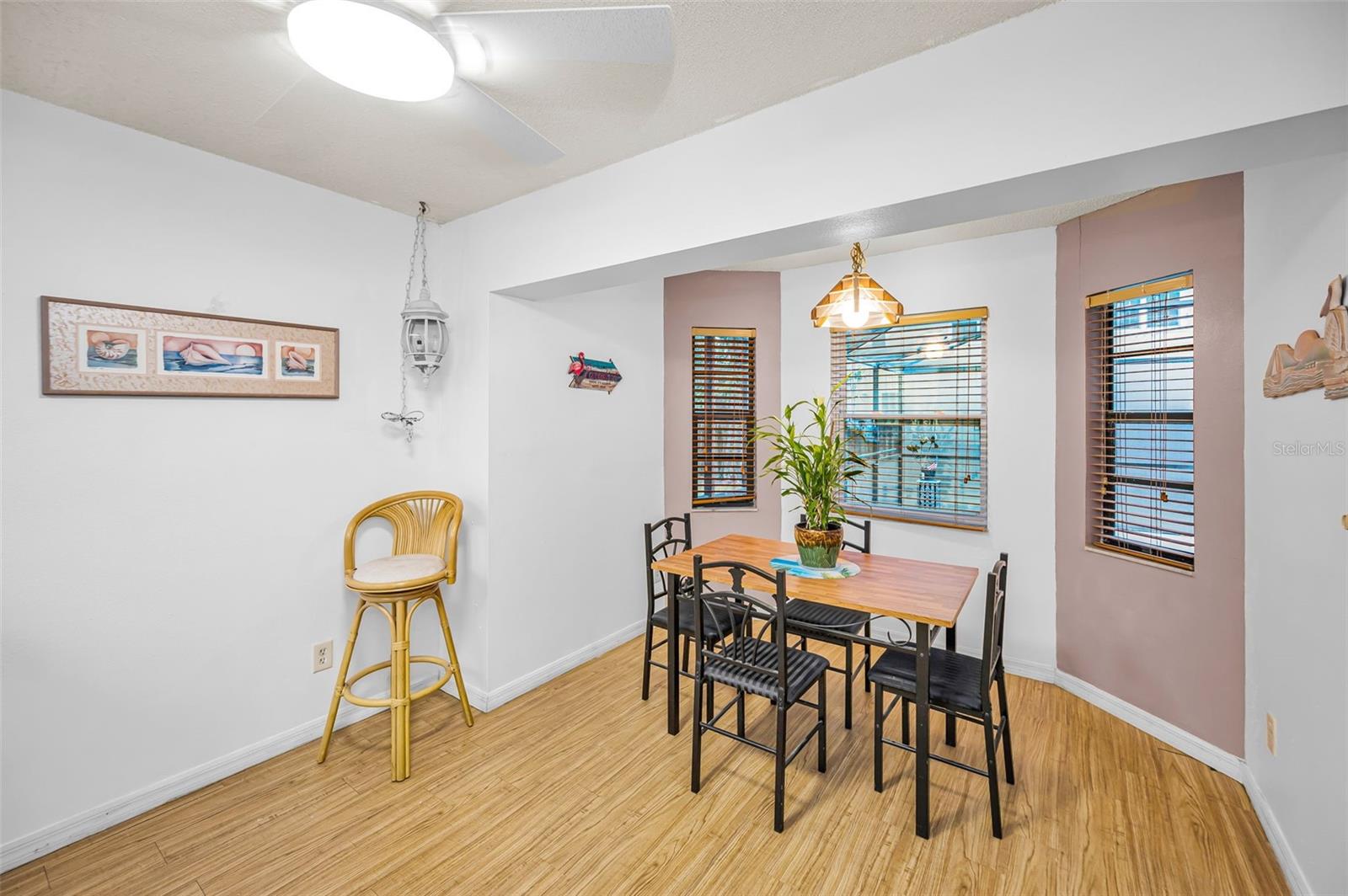 Image 19 of 46 For 2280 Colonial Boulevard W