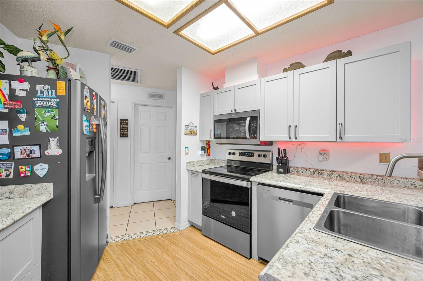 Image 24 of 46 For 2280 Colonial Boulevard W