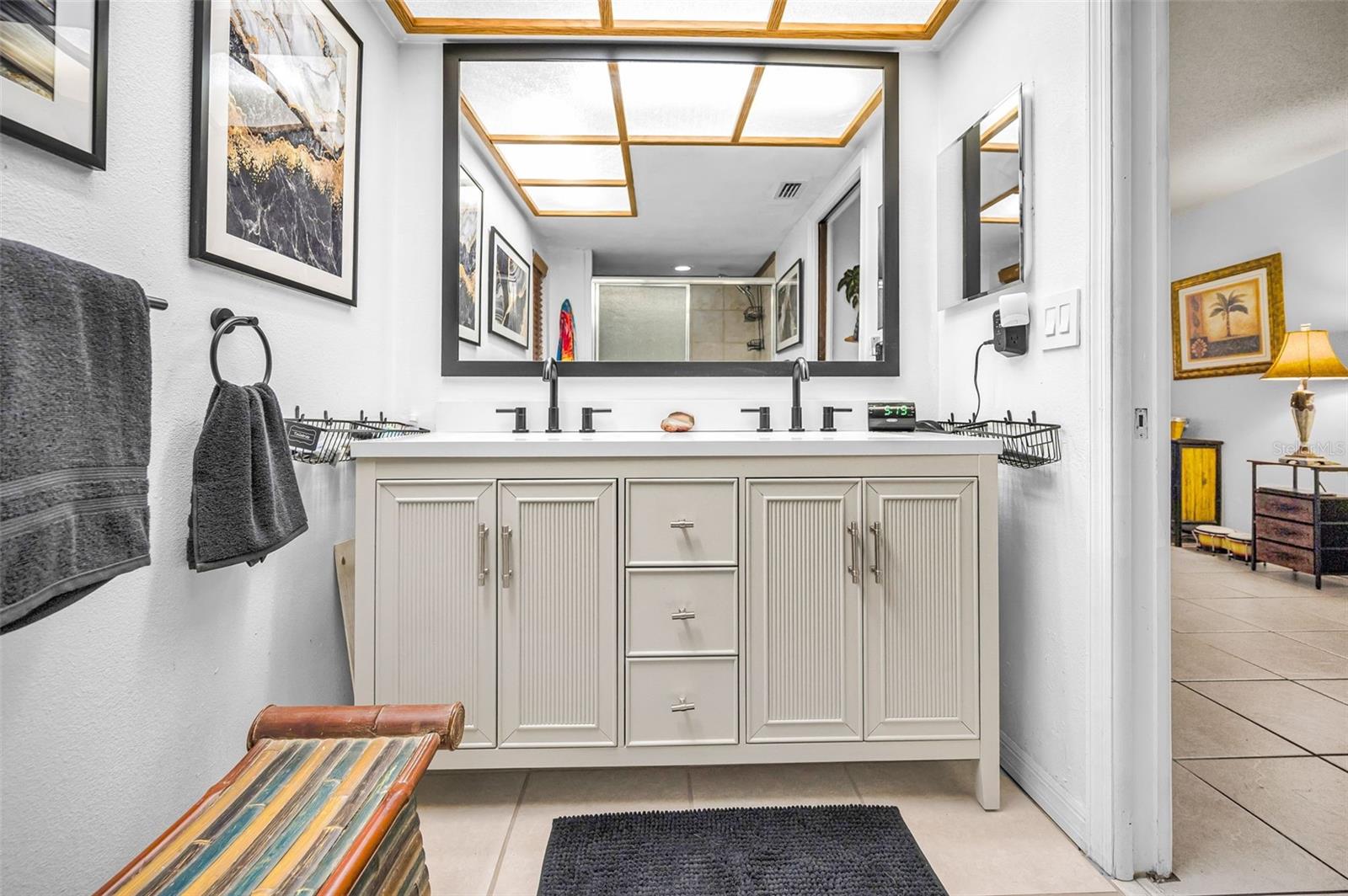 Image 28 of 46 For 2280 Colonial Boulevard W