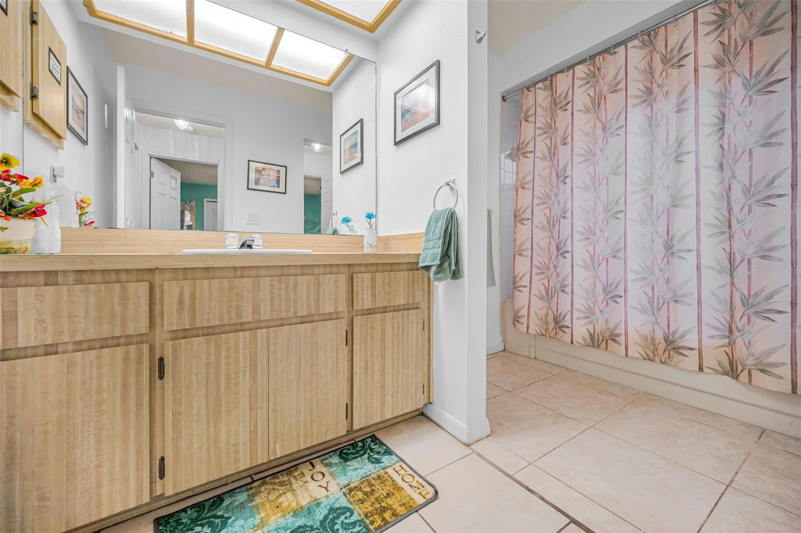 Image 33 of 46 For 2280 Colonial Boulevard W