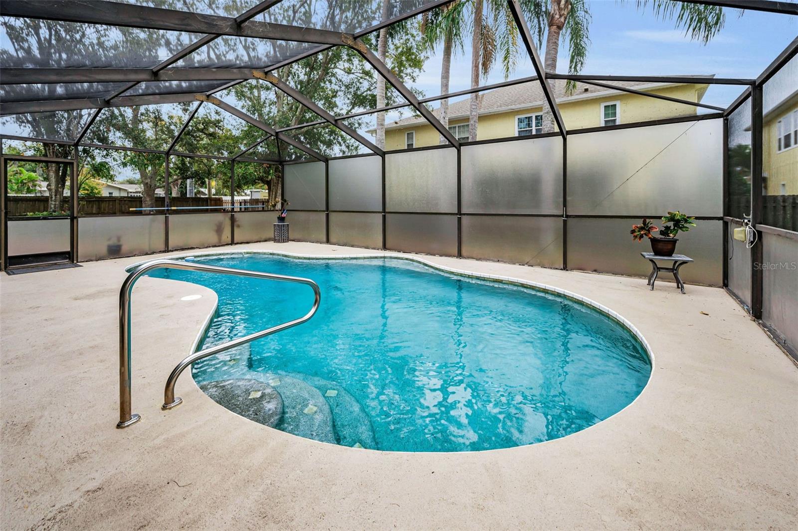 Image 37 of 46 For 2280 Colonial Boulevard W