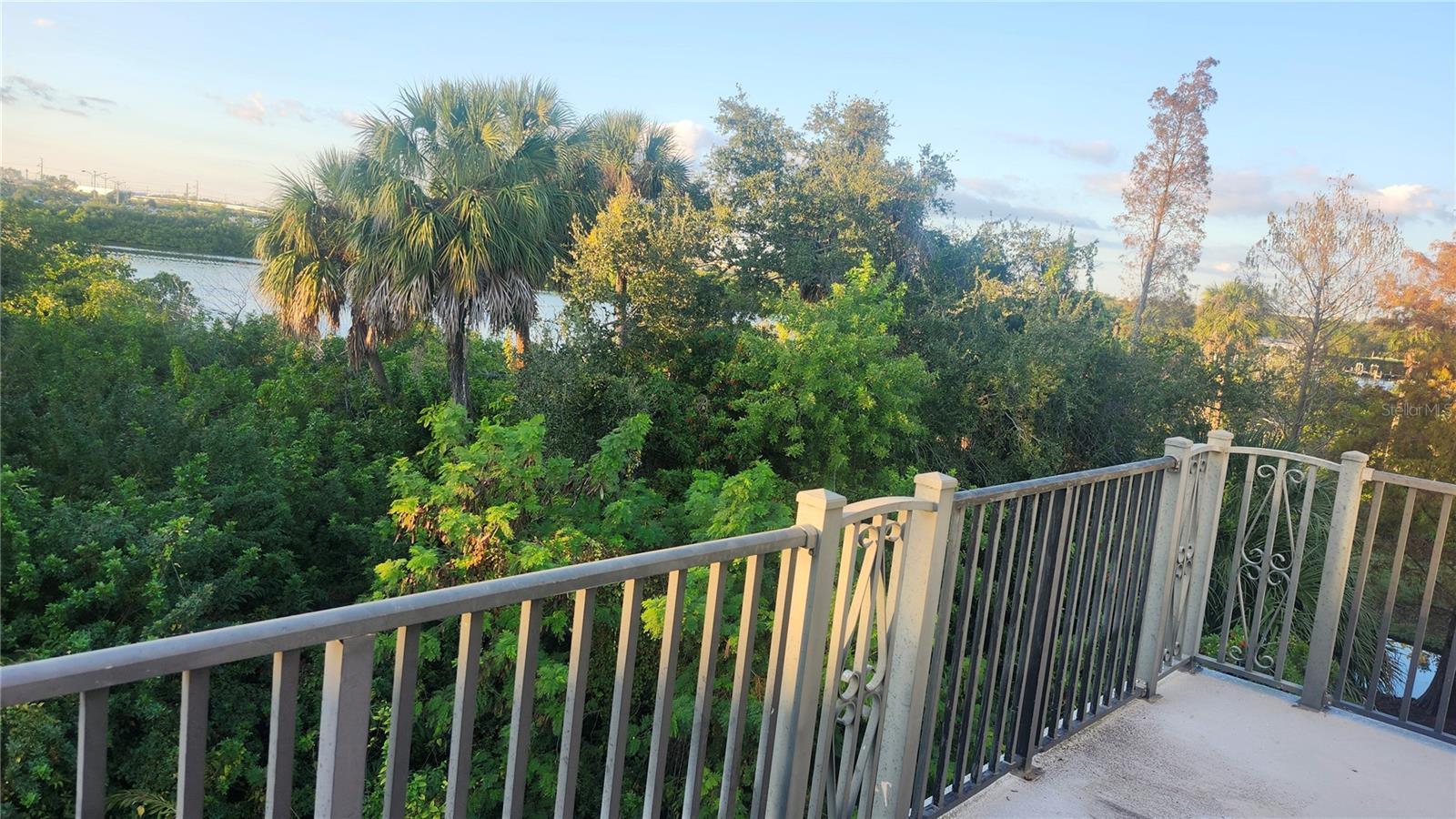 Image 12 of 18 For 543 Vincinda Crest Way