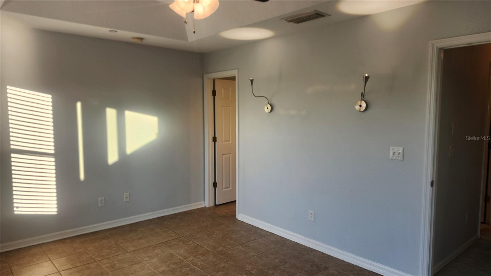 Image 7 of 18 For 543 Vincinda Crest Way