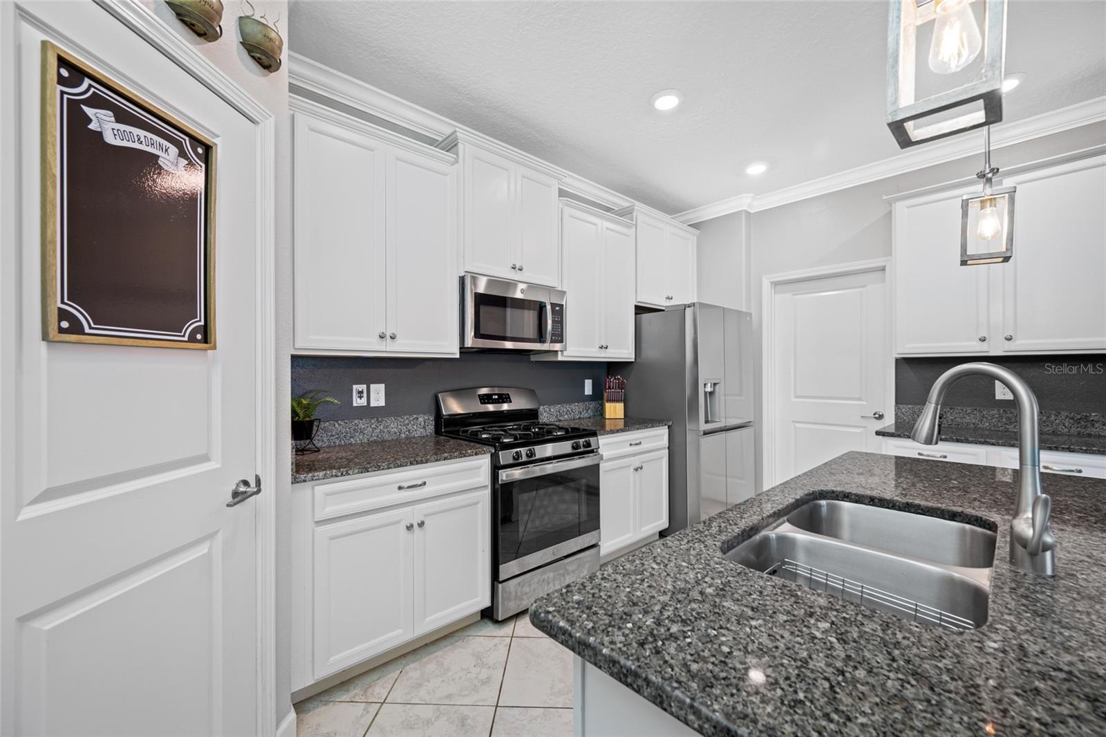 Image 13 of 73 For 9205 Shadyside Lane