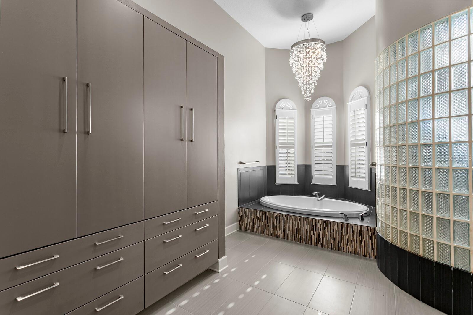 Image 28 of 80 For 6441 Renwick Circle