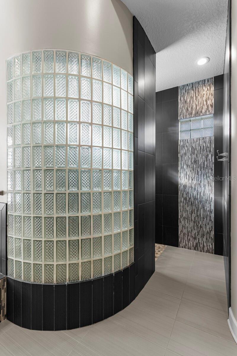 Image 29 of 80 For 6441 Renwick Circle