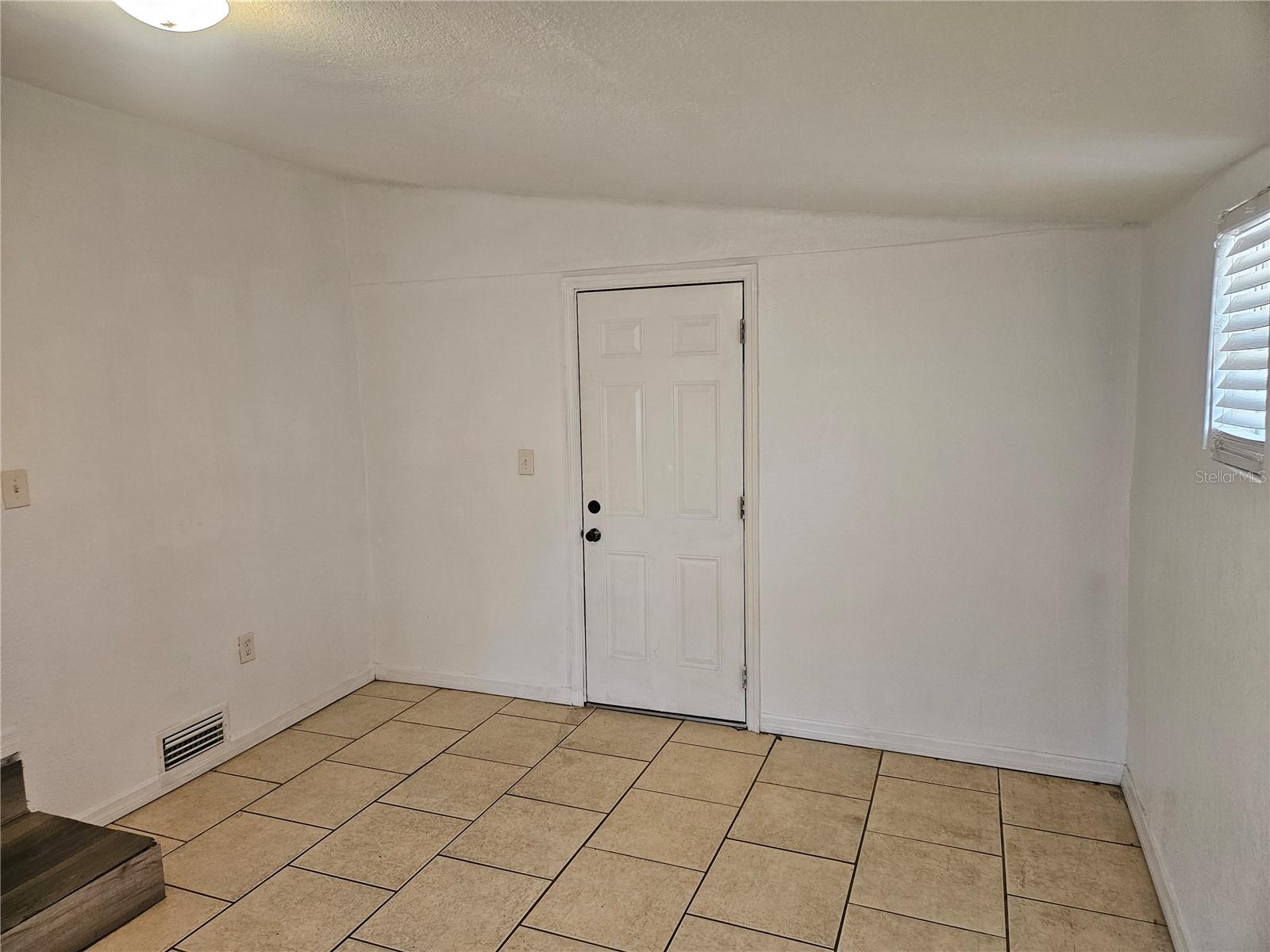 Image 17 of 23 For 3450 17th Avenue S