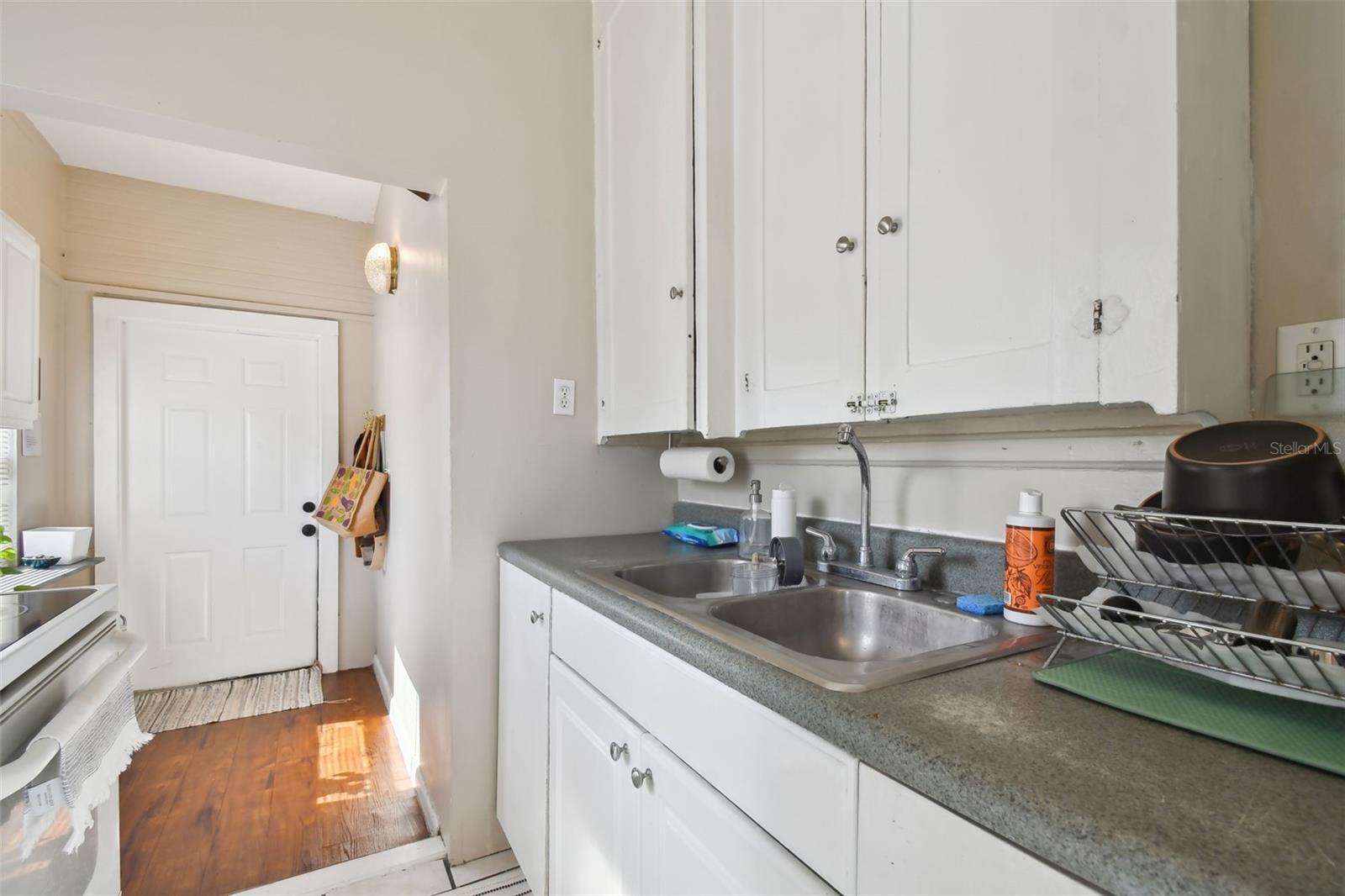 Image 22 of 48 For 2445 2nd Avenue N 4