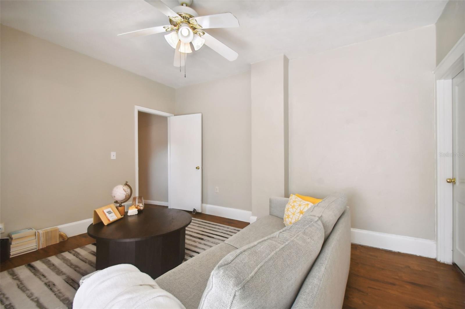 Image 30 of 48 For 2445 2nd Avenue N 4