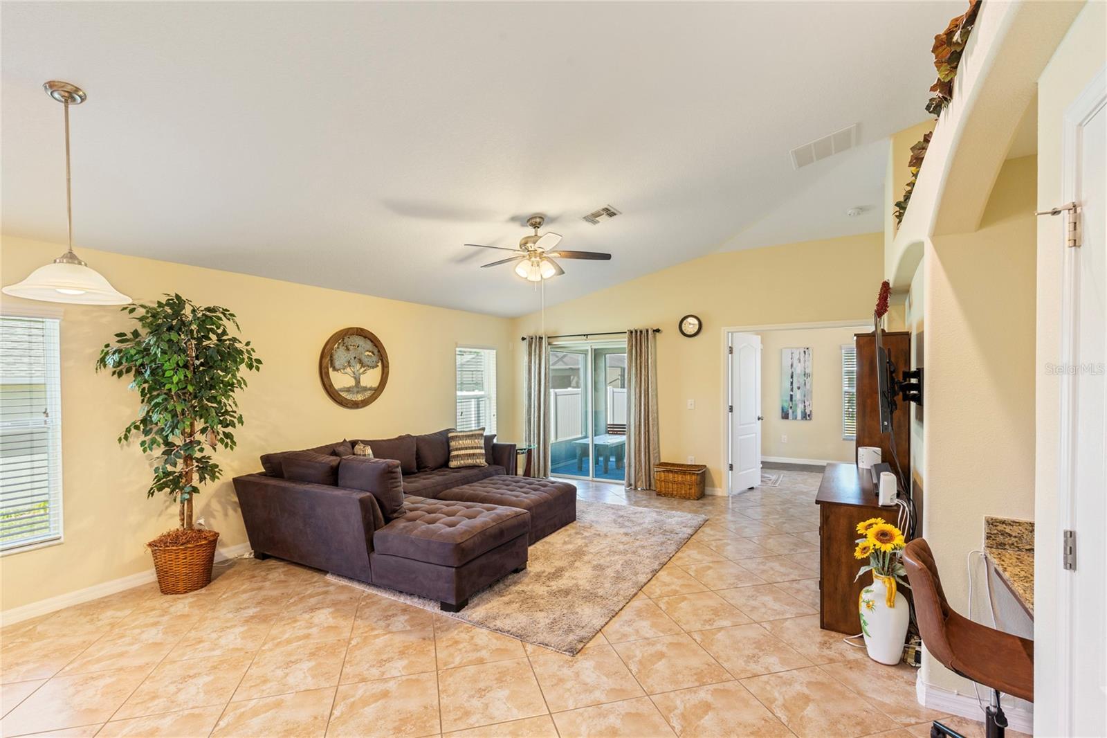 Image 14 of 43 For 10111 Penwood Way