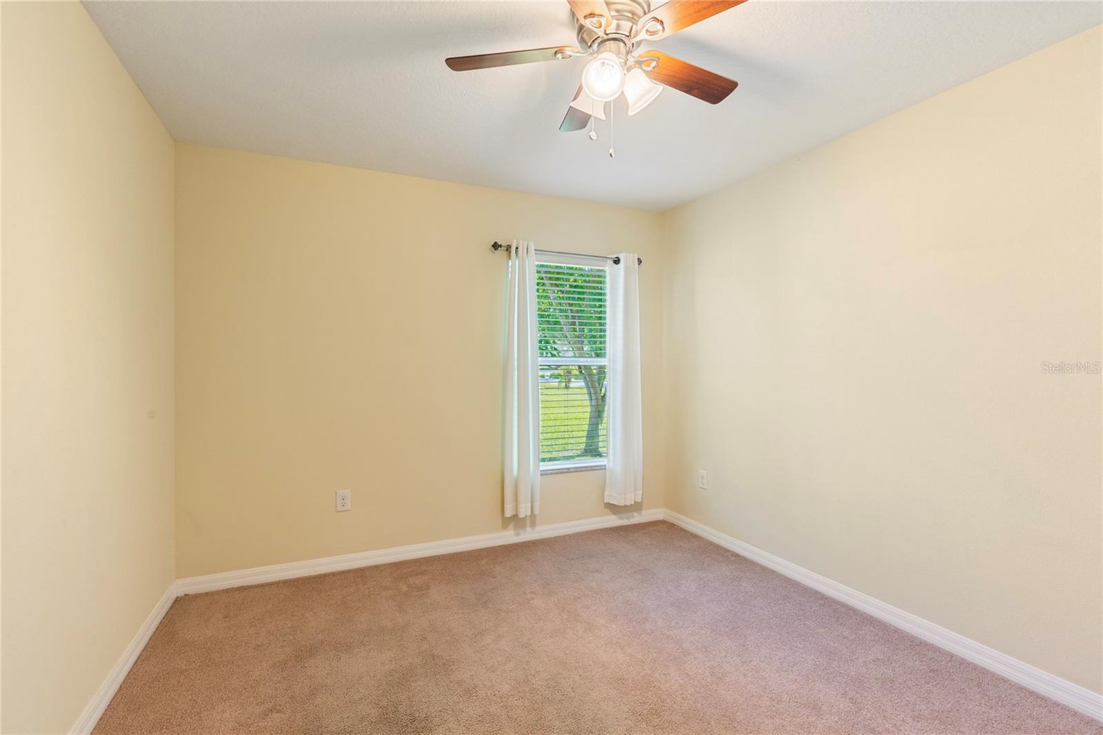 Image 16 of 43 For 10111 Penwood Way