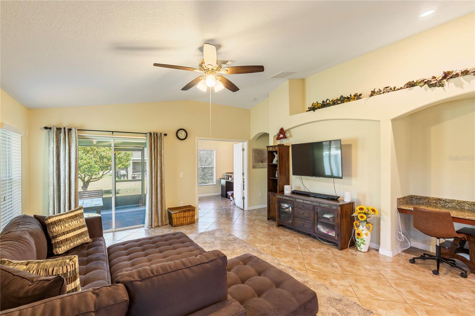 Image 24 of 43 For 10111 Penwood Way