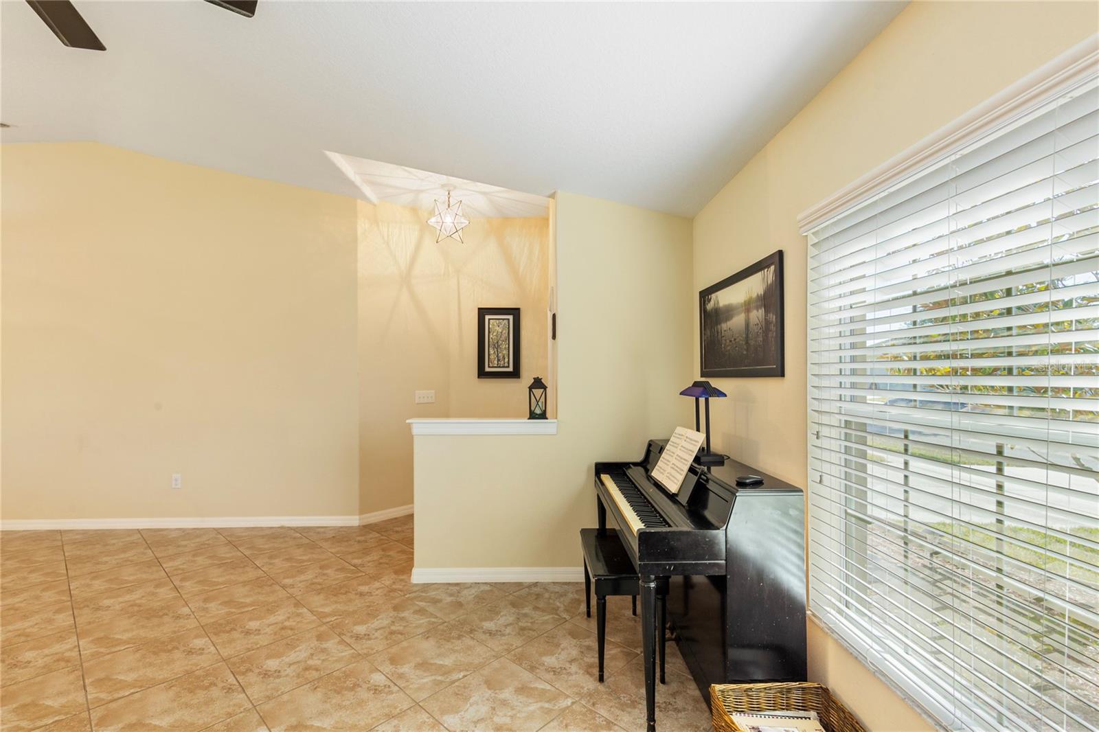 Image 7 of 43 For 10111 Penwood Way