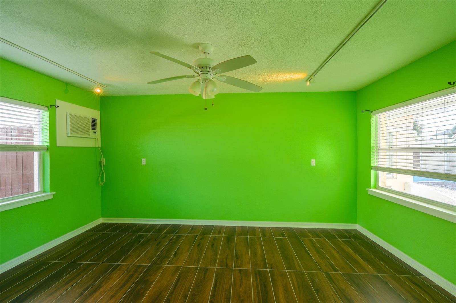 Image 16 of 32 For 115 145th Avenue E 3