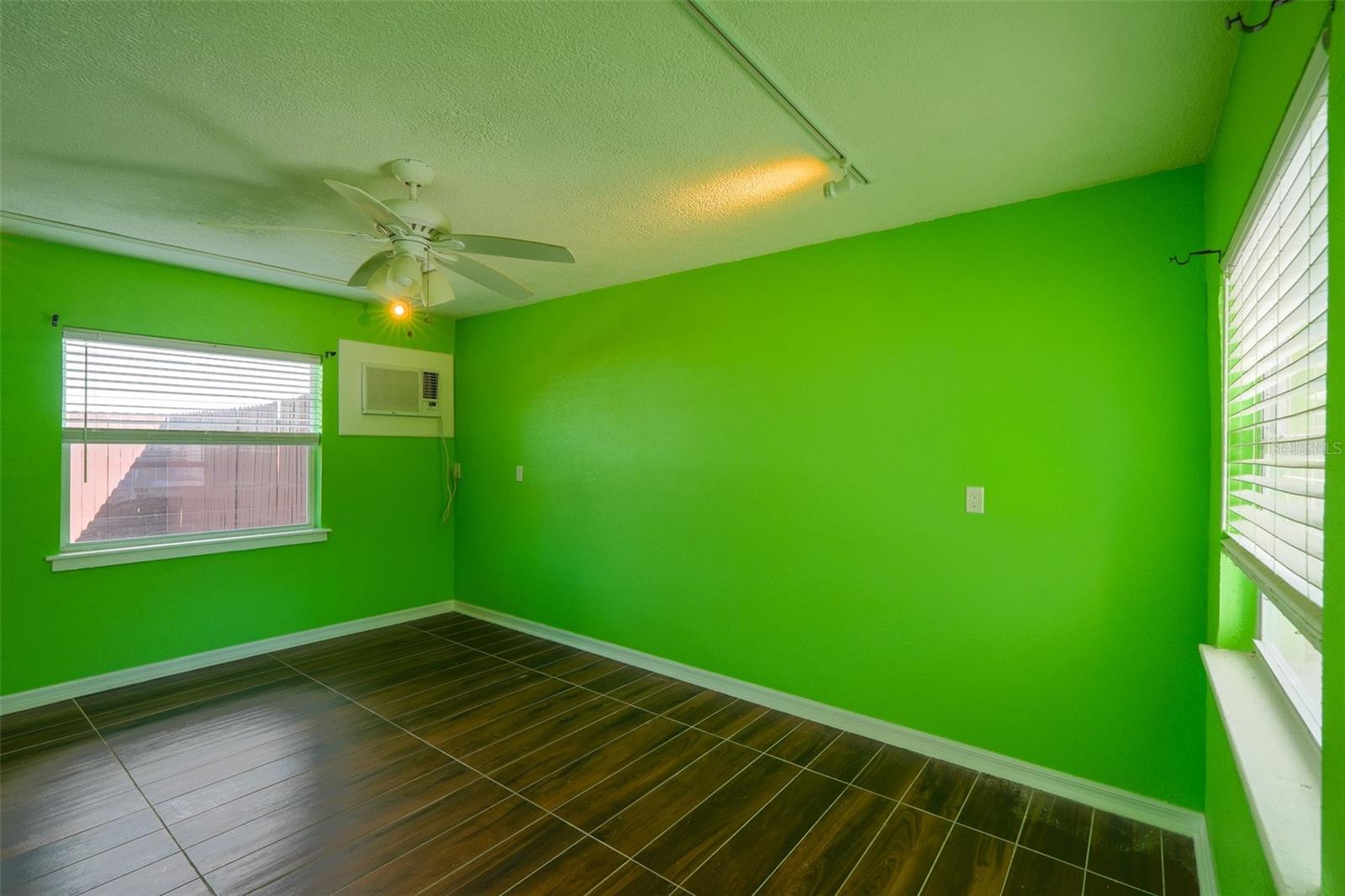 Image 6 of 32 For 115 145th Avenue E 3