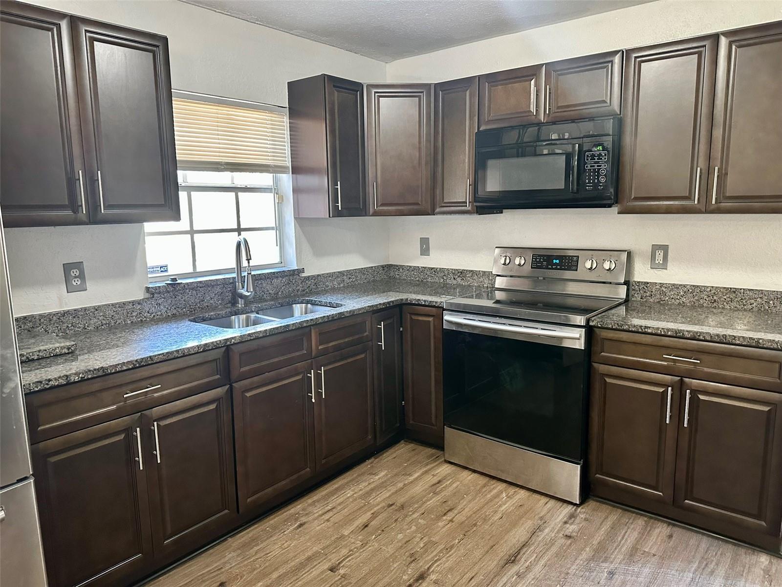 Image 14 of 76 For 820 Martin L King Jr Avenue