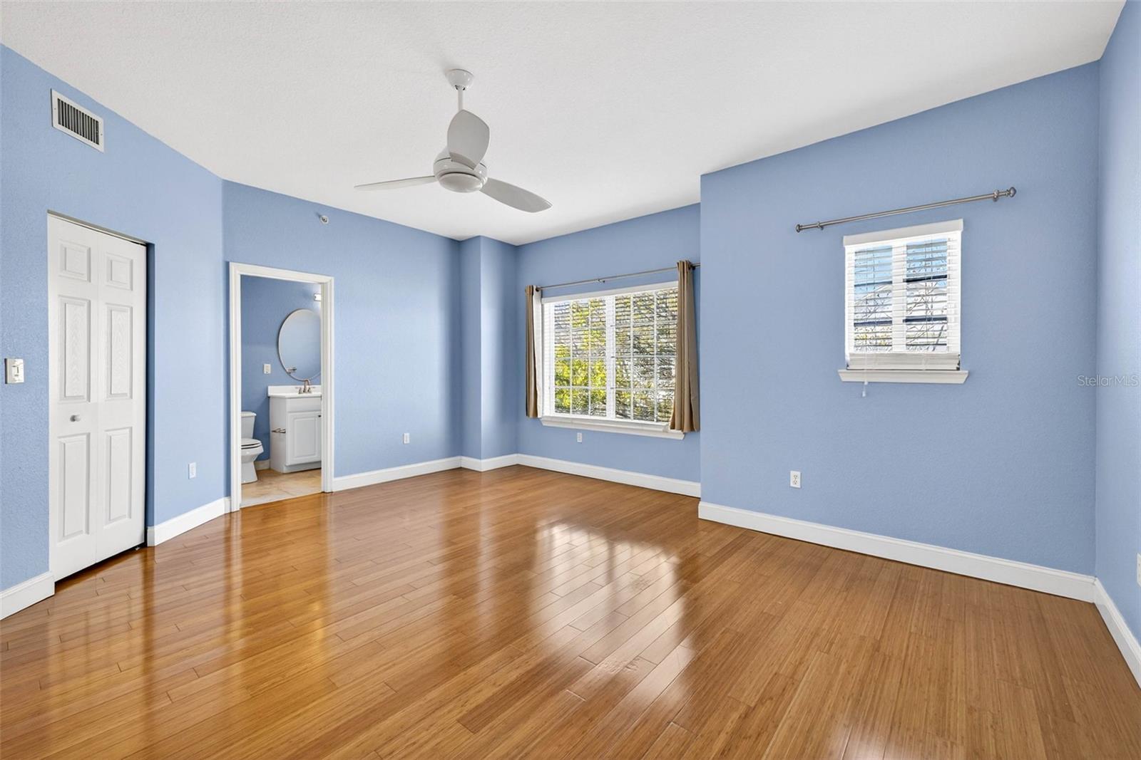 Image 25 of 48 For 9836 Park Village Drive