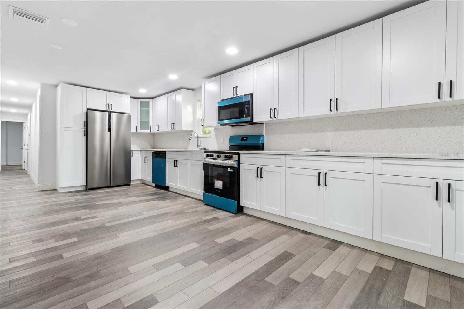 Image 14 of 28 For 18186 Ferry Avenue