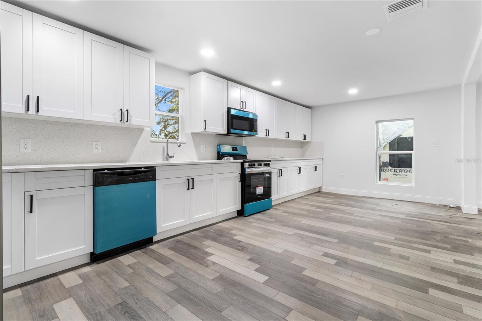 Image 15 of 28 For 18186 Ferry Avenue