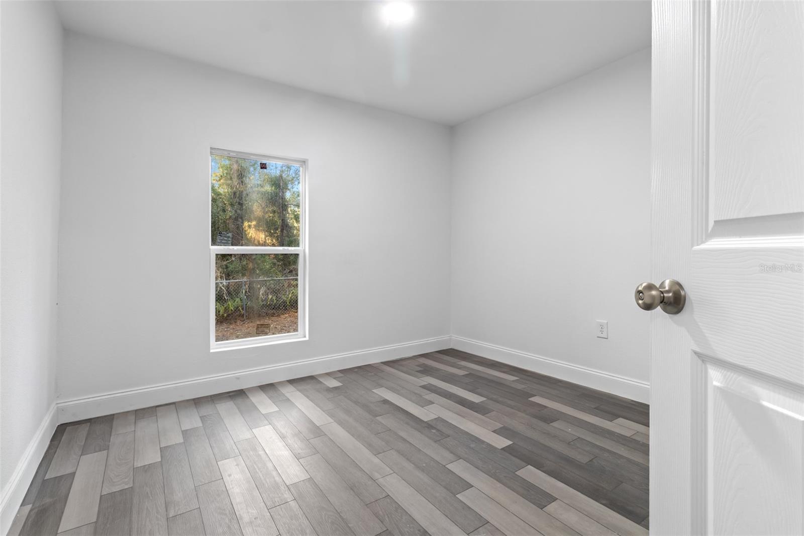 Image 18 of 28 For 18186 Ferry Avenue