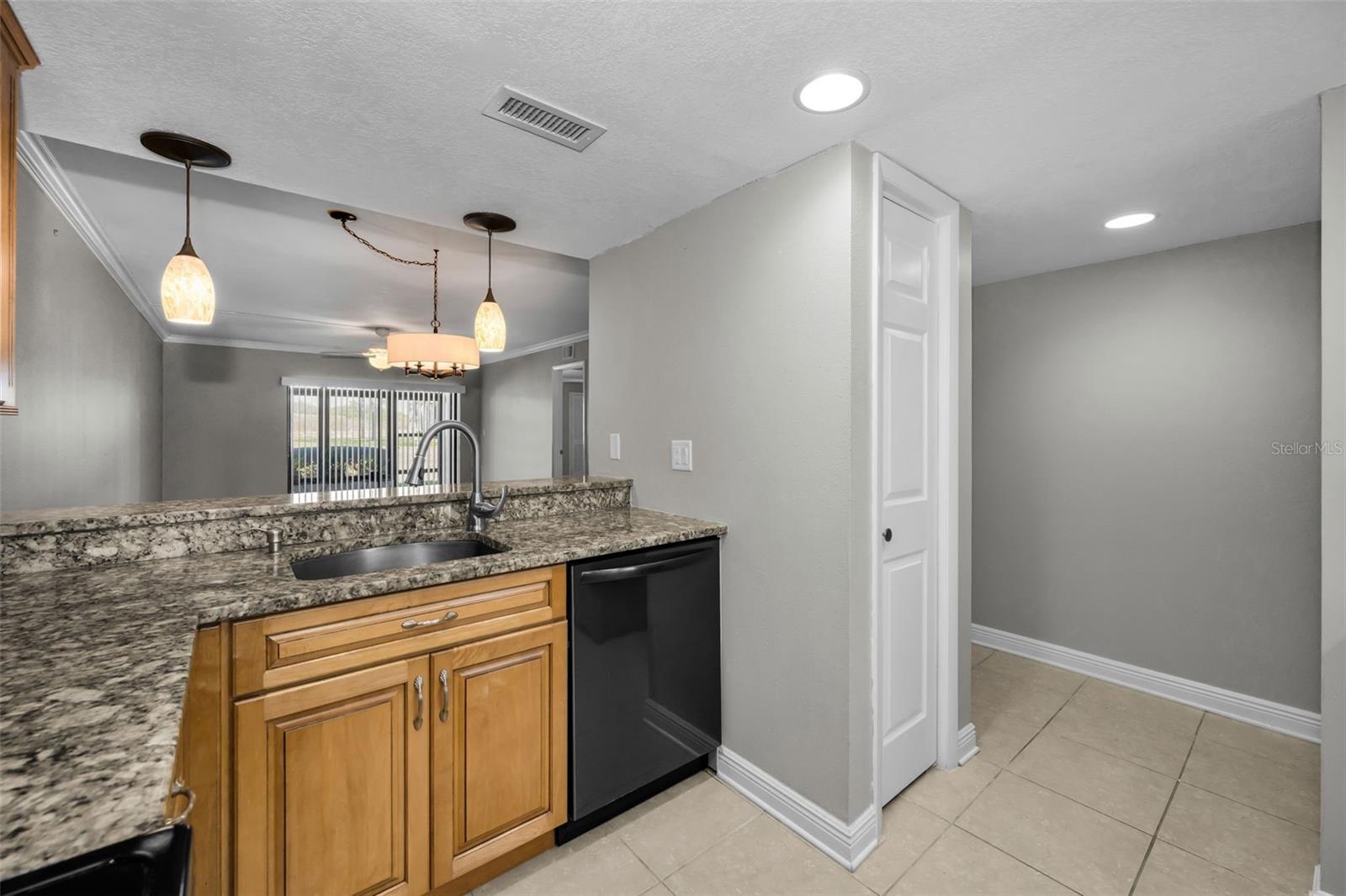 Image 25 of 55 For 103 Camille Court 51