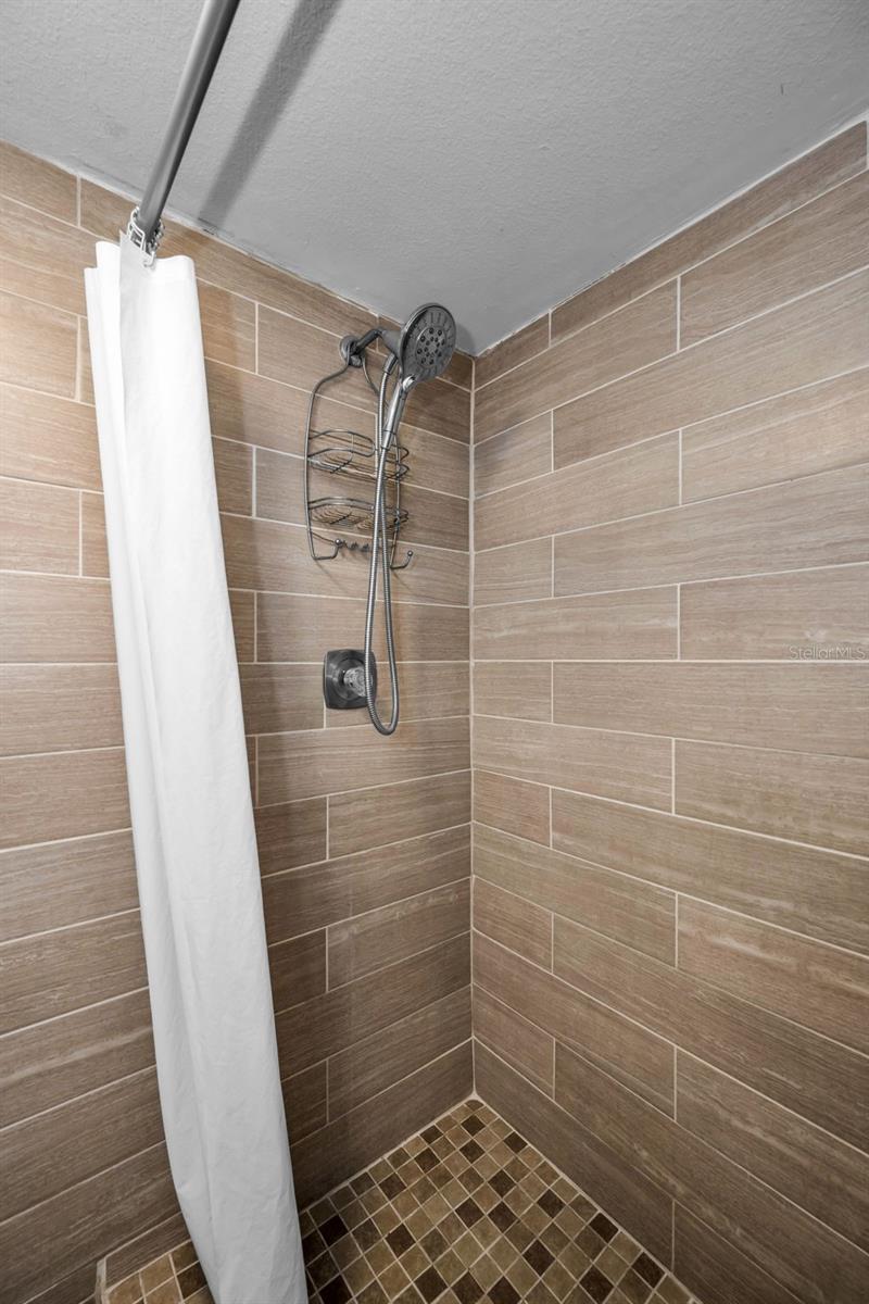 Image 31 of 55 For 103 Camille Court 51