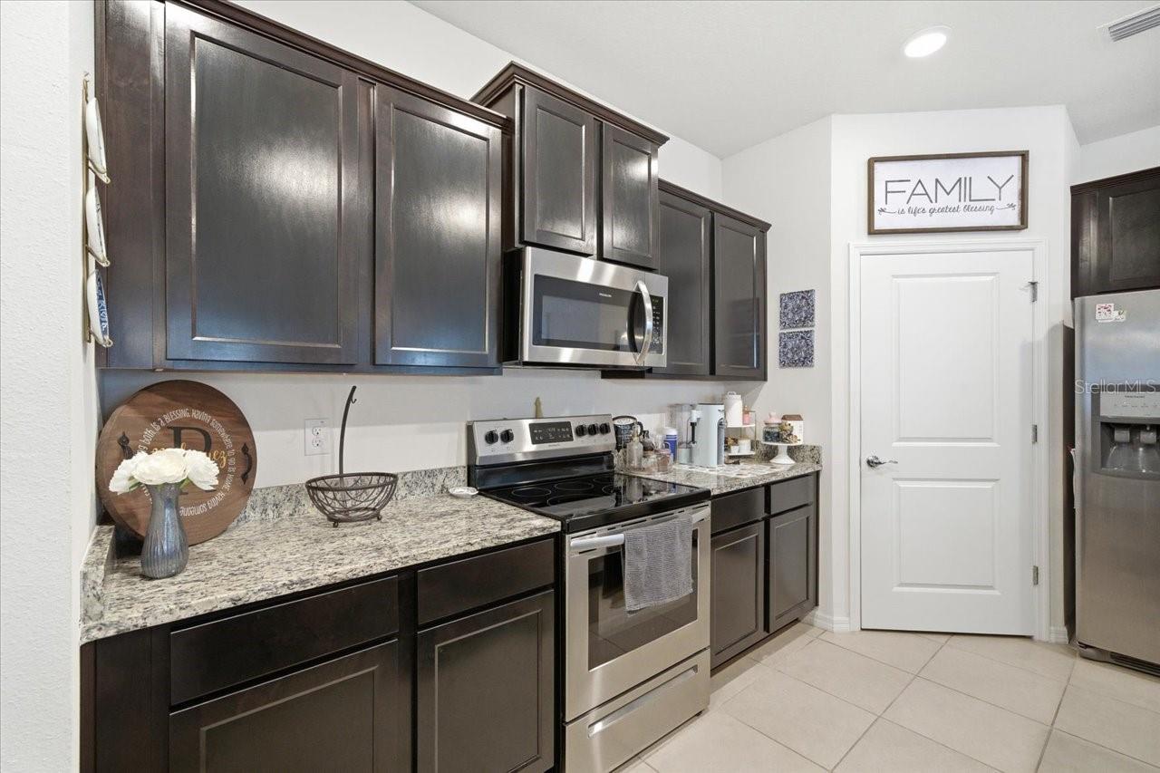 Image 18 of 54 For 13766 Hunting Creek Place