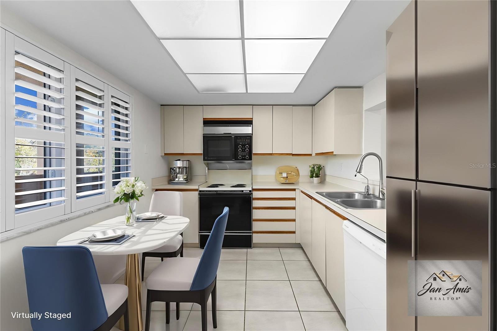 Image 16 of 75 For 3076 Eastland Boulevard 404