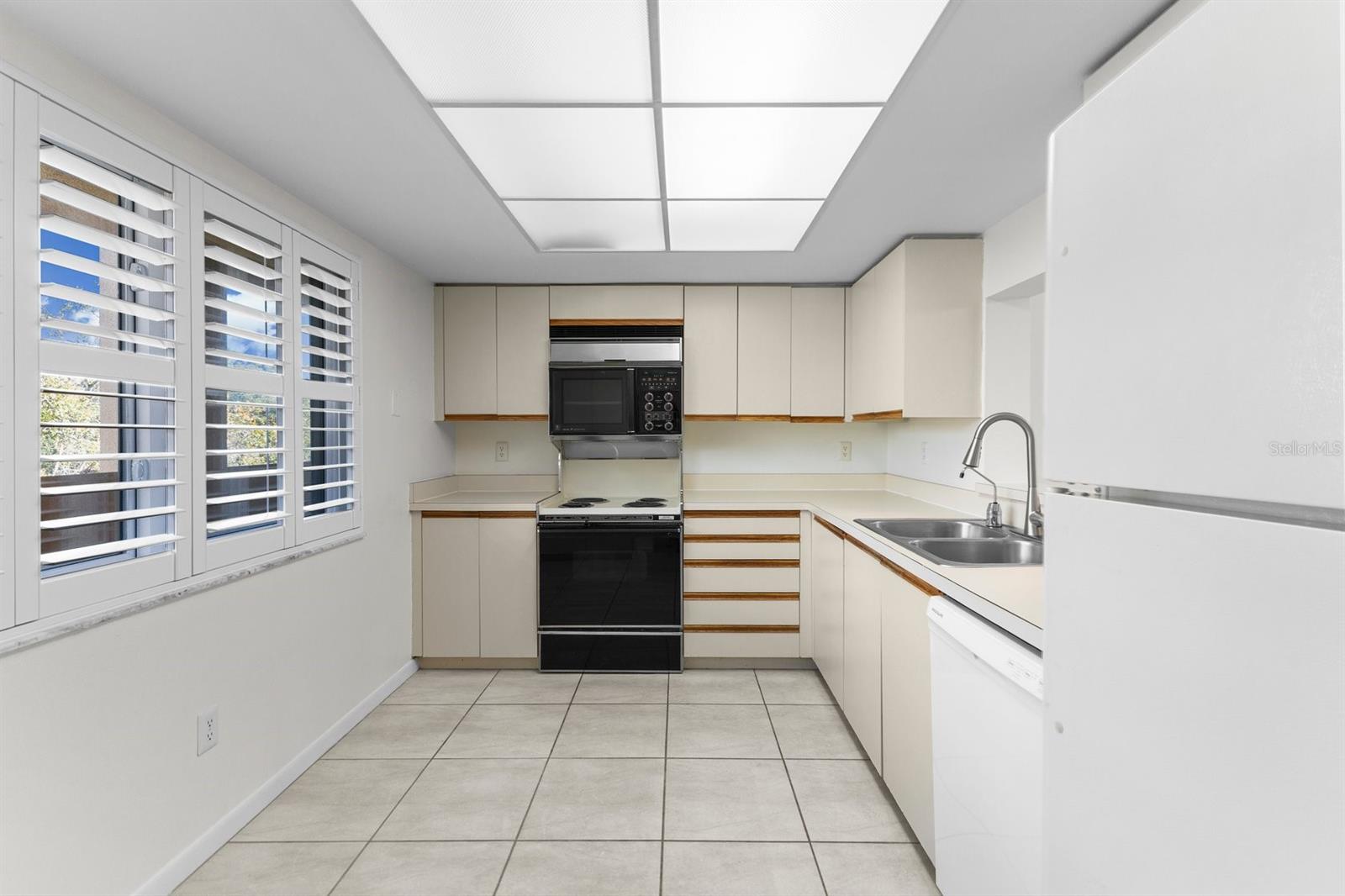 Image 20 of 75 For 3076 Eastland Boulevard 404