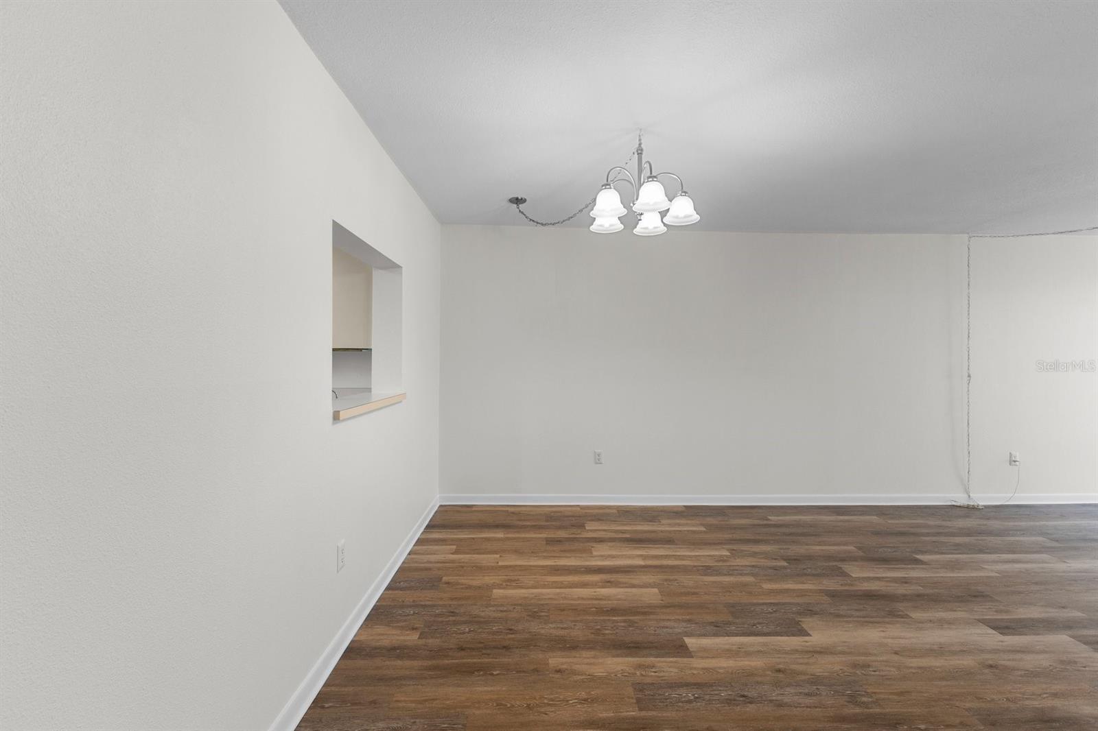 Image 25 of 75 For 3076 Eastland Boulevard 404