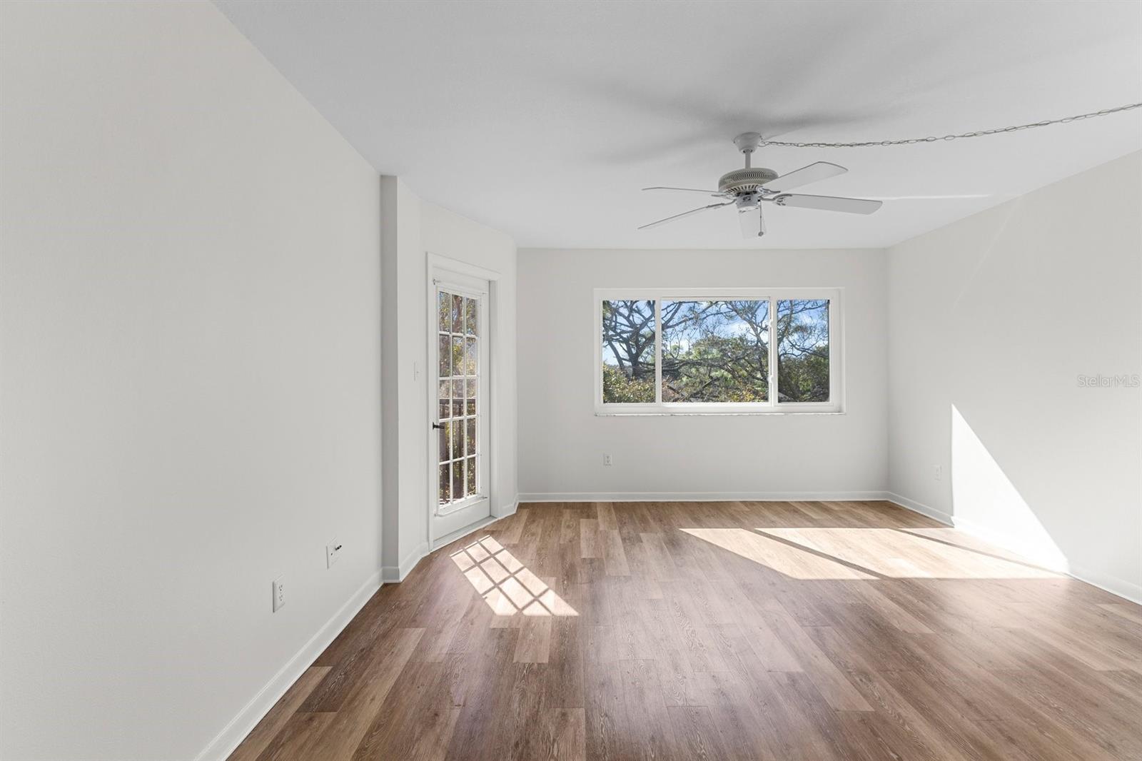 Image 28 of 75 For 3076 Eastland Boulevard 404