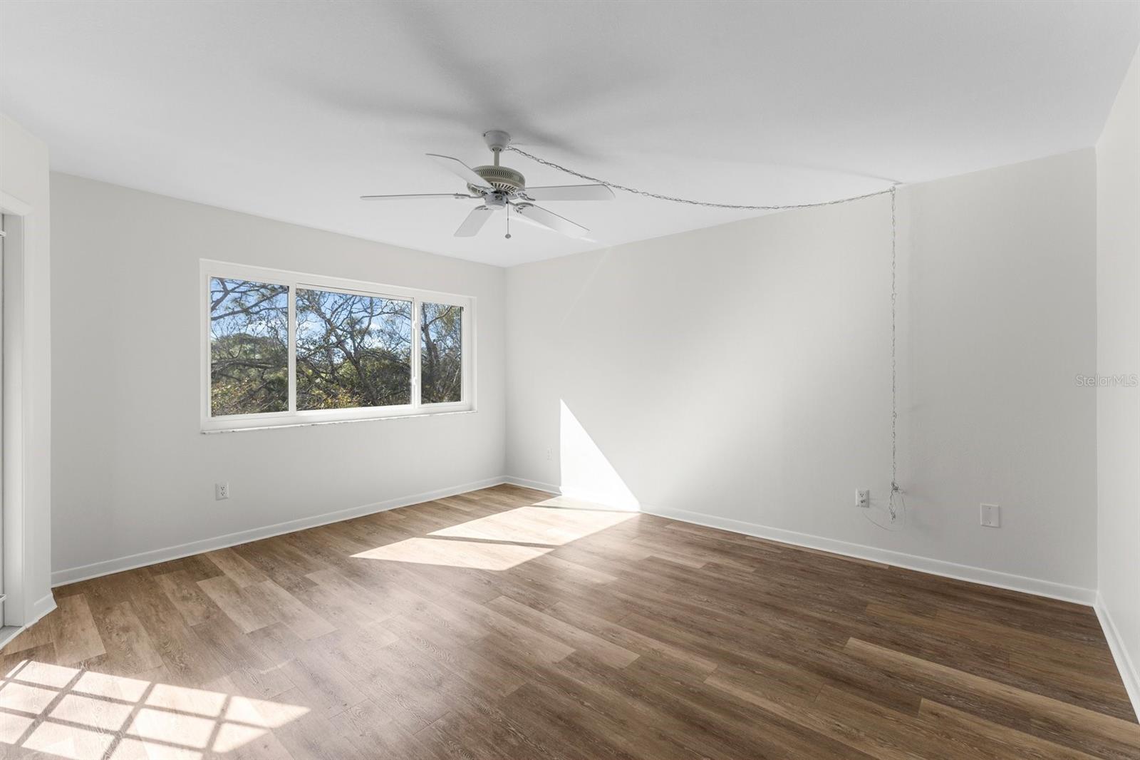 Image 29 of 75 For 3076 Eastland Boulevard 404