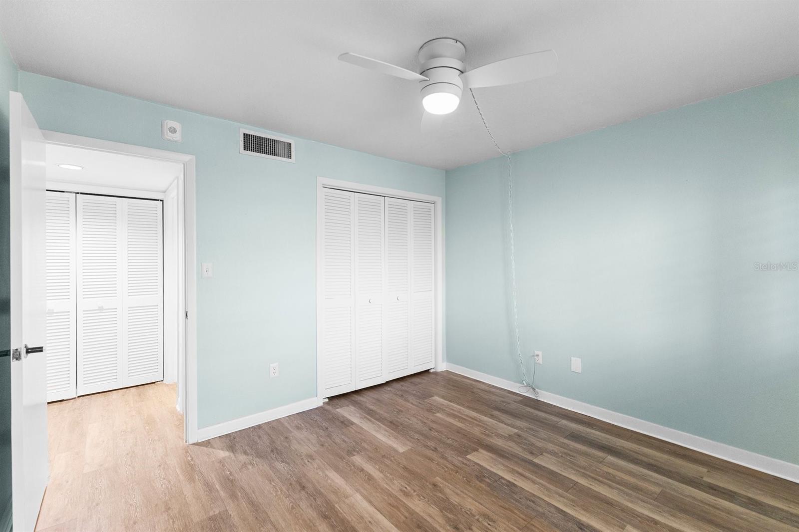 Image 39 of 75 For 3076 Eastland Boulevard 404