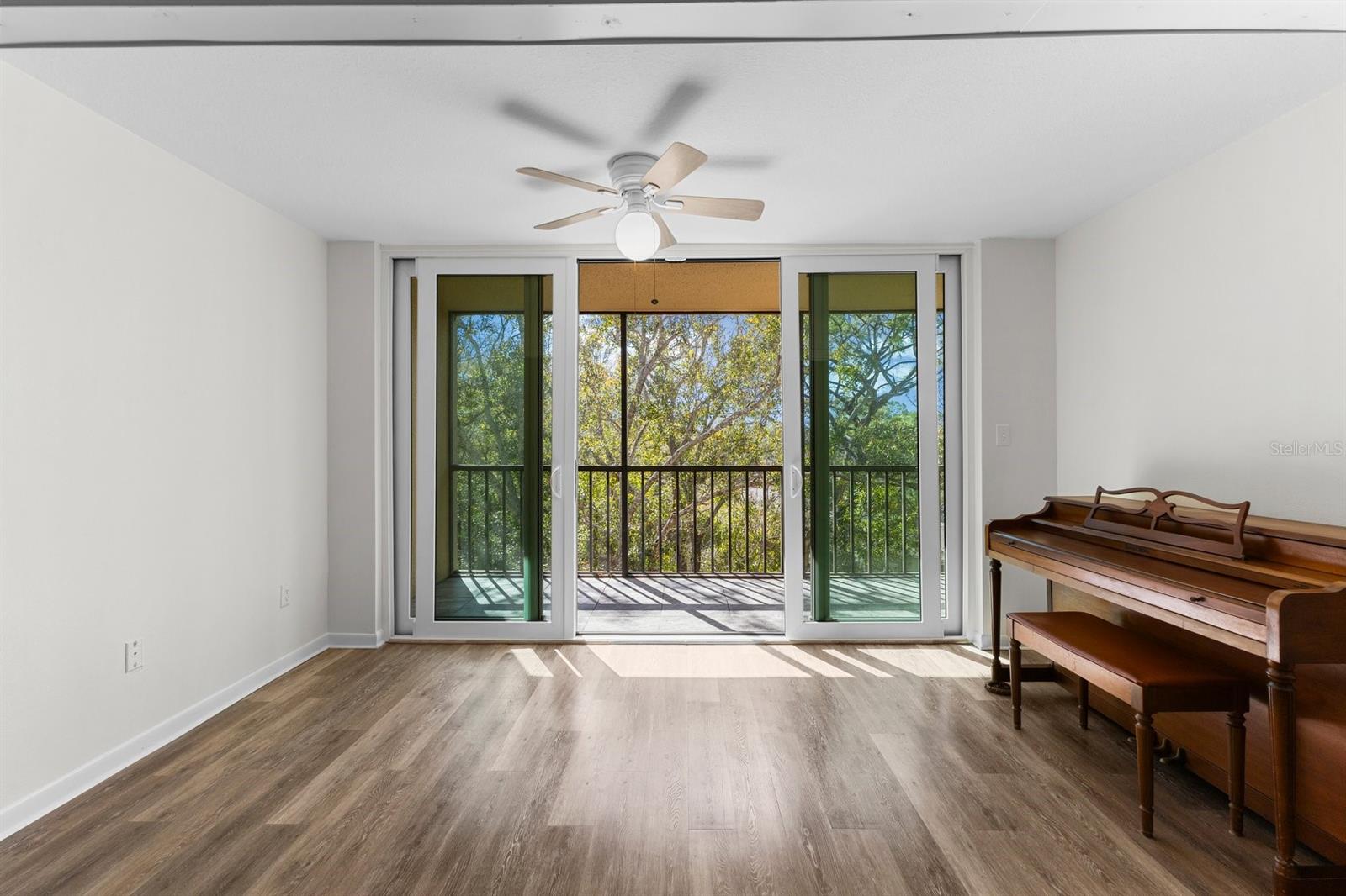 Image 6 of 75 For 3076 Eastland Boulevard 404