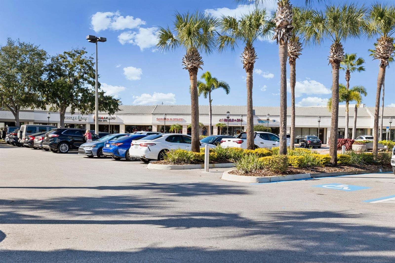 Image 72 of 75 For 3076 Eastland Boulevard 404