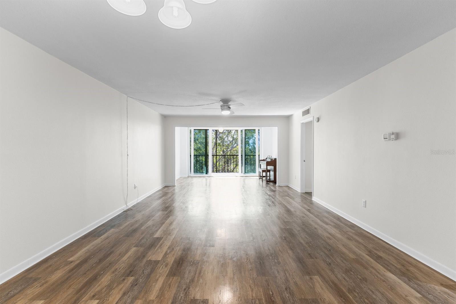 Image 9 of 75 For 3076 Eastland Boulevard 404