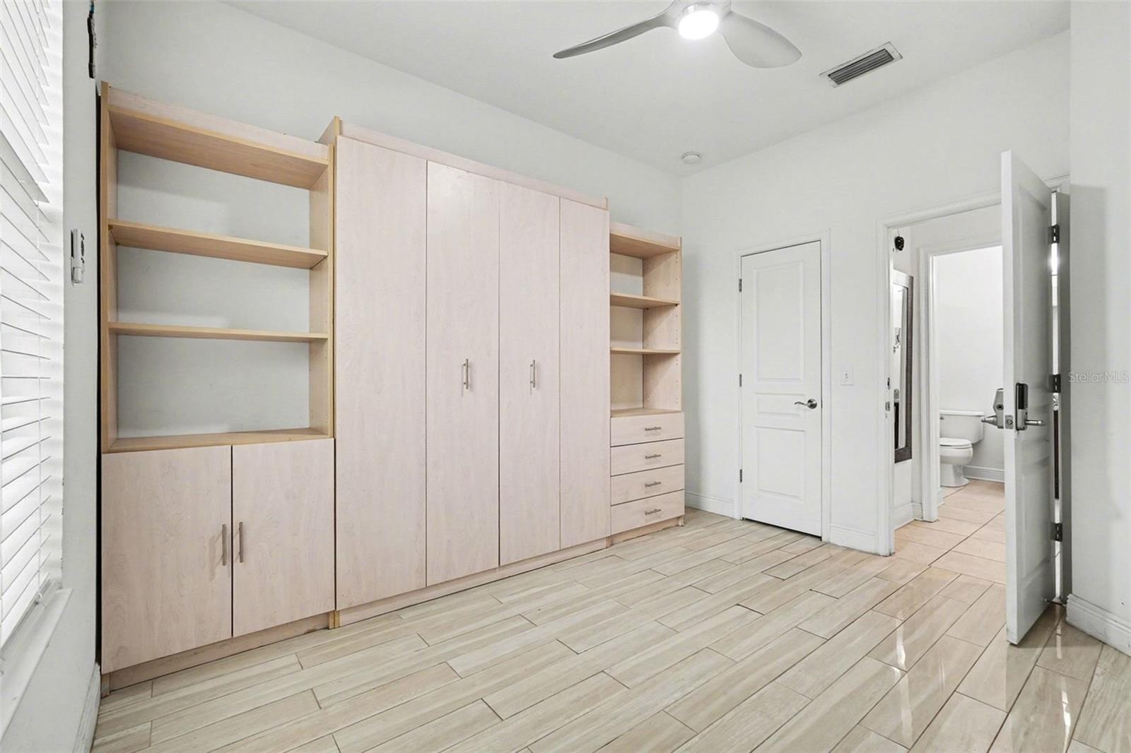 Image 14 of 39 For 1903 State Street