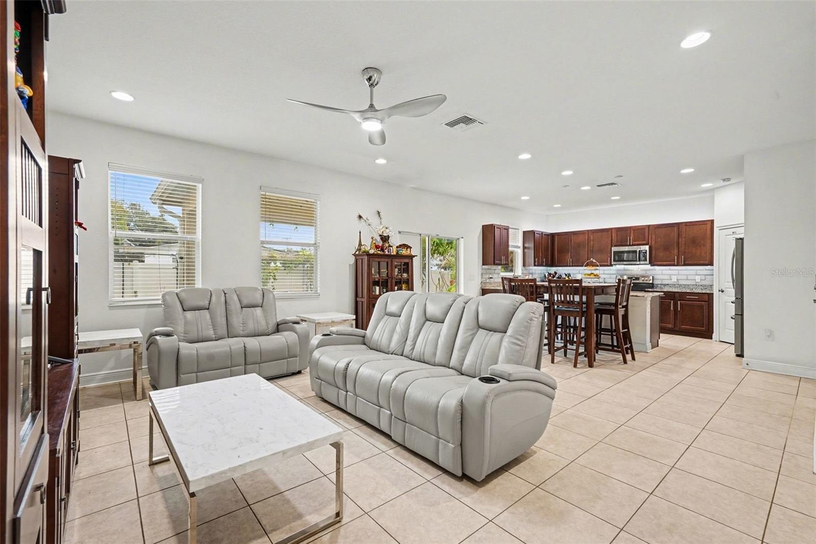 Image 4 of 39 For 1903 State Street