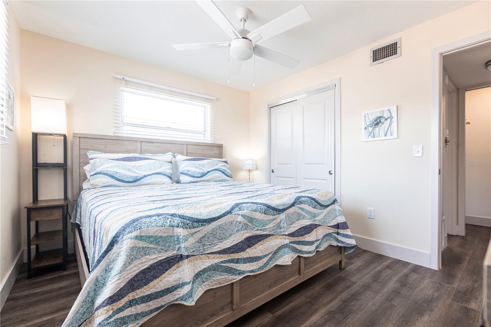 Image 10 of 16 For 6020 Midnight Pass Road 52b