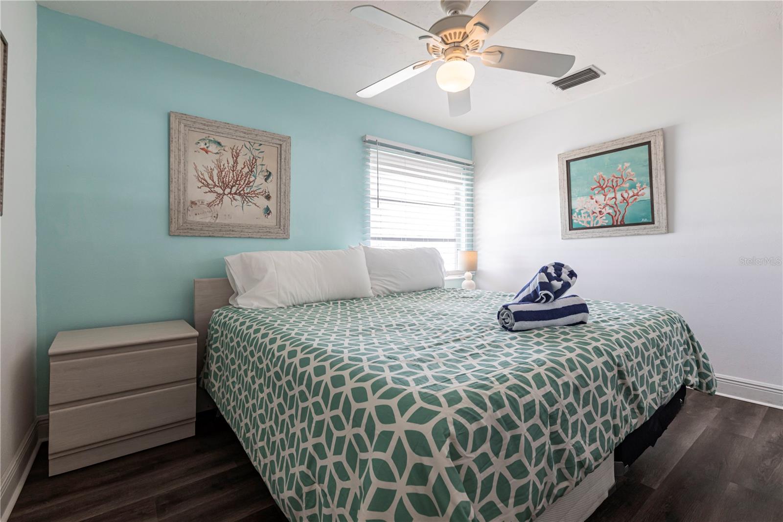 Image 12 of 16 For 6020 Midnight Pass Road 52b