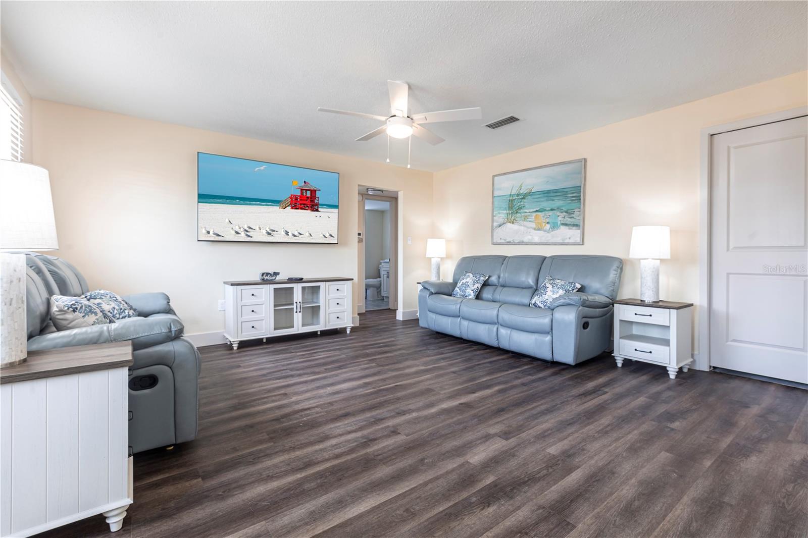 Image 3 of 16 For 6020 Midnight Pass Road 52b