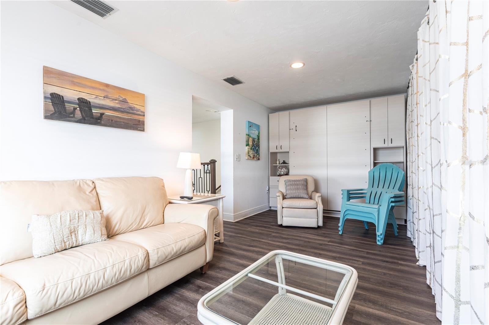 Image 7 of 16 For 6020 Midnight Pass Road 52b