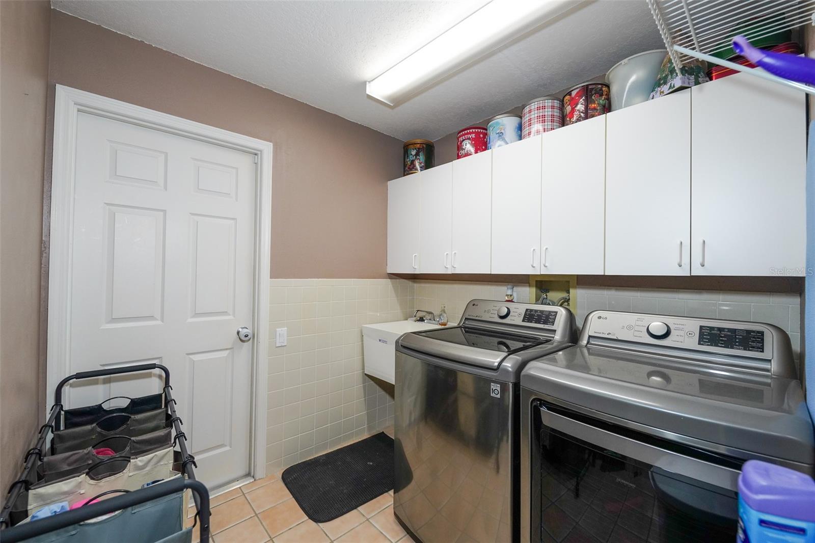 Image 28 of 32 For 7340 Flyway Drive