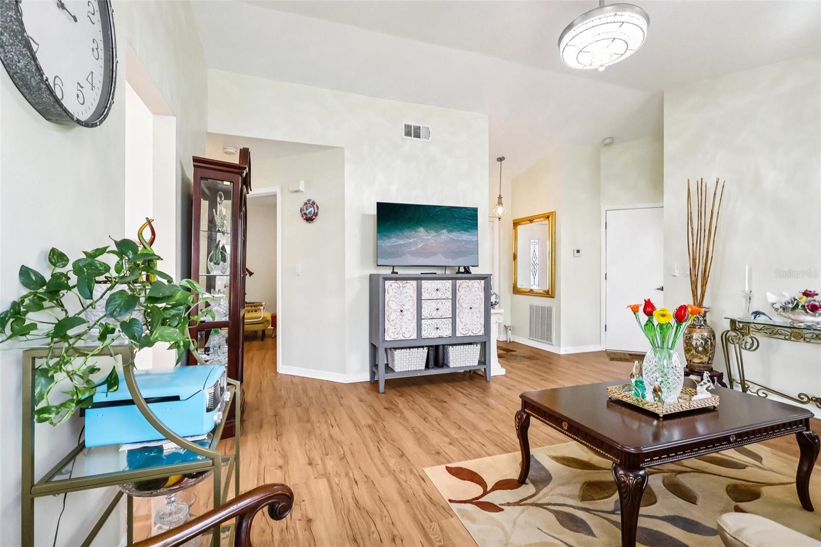 Image 10 of 29 For 1150 Goldenrod Circle Ne