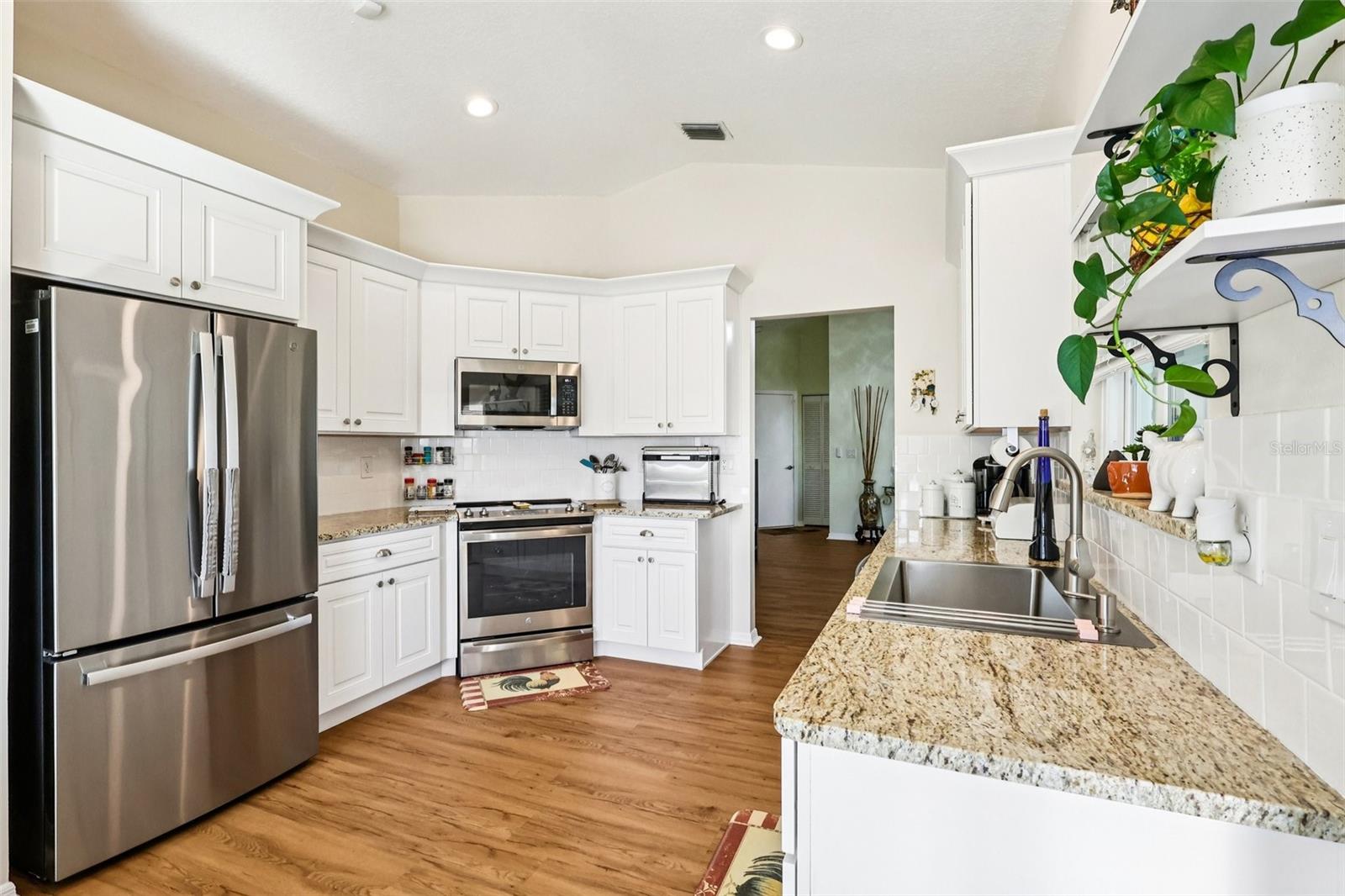 Image 13 of 29 For 1150 Goldenrod Circle Ne