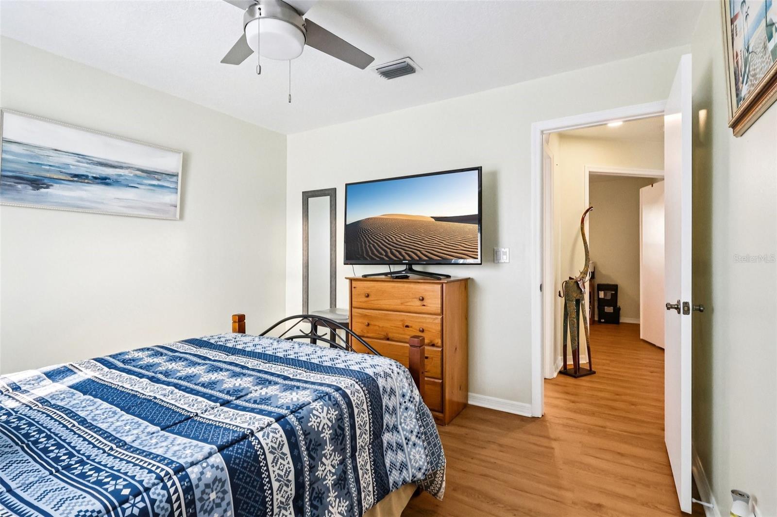 Image 23 of 29 For 1150 Goldenrod Circle Ne